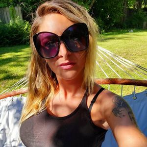 Meet your Posher, Glitch